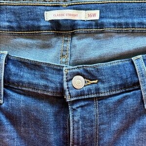 Levi's Denim Blue Jeans with Leather Patch